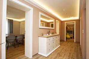 Interior - Ruhig und Idyllische Lage, Ahoi Erlebnisbad Gratis - Gutshaus Silvitz Fewo 01 - Gutshaus Silvitz (Bergen auf Rügen)