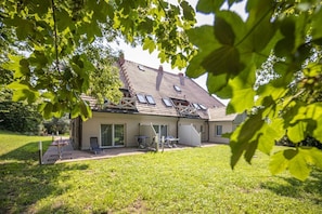 Property grounds - Ruhig und Idyllische Lage, Ahoi Erlebnisbad Gratis - Gutshaus Silvitz Fewo 02 - Gutshaus Silvitz (Bergen auf Rügen)