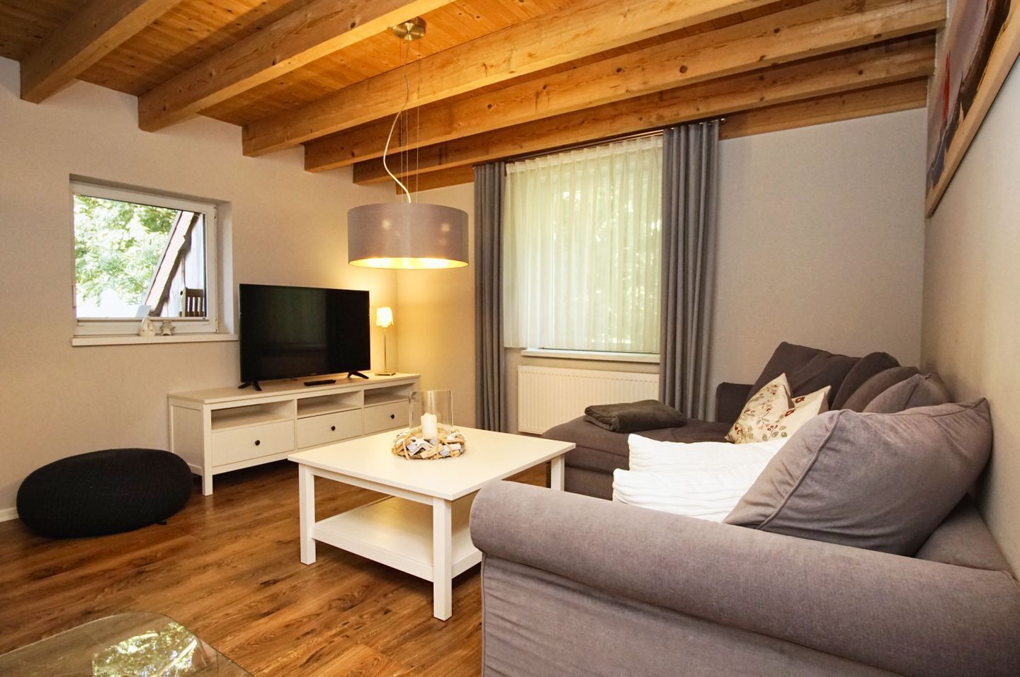 TV, fireplace, stereo