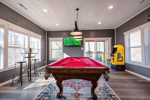 Billiards - Romantic Cabin Retreat By Ghosal Luxury Lodging (Gatlinburg)