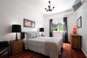 5 quartos, ferros/tábuas de passar roupa, Wi-Fi