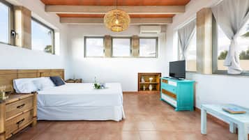 4 bedrooms, iron/ironing board, free WiFi, bed sheets