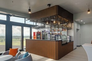 Bar (on property) - Kekehyu Business Hotel (Valencia)
