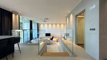 High End B | Individually decorated, individually furnished, free WiFi