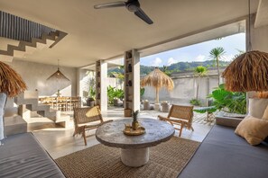 Deluxe-Villa, 2 Schlafzimmer, eigener Pool | Wohnbereich