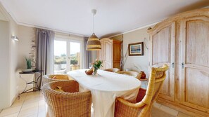 Unclassified image, 5 of 26, button