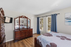 6 chambres, fer et planche à repasser, lit parapluie, Wi-Fi gratuit