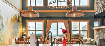 Cloud Dancer | Spacious retreat with amazing views & hot tub