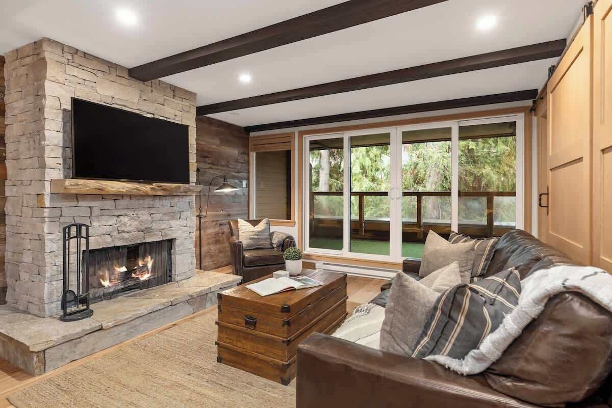 TV, fireplace, offices