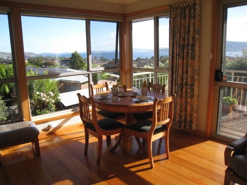 " Mimosa ".Excellent, private accommodation with breakfast provisions provided.