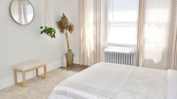 2 bedrooms, iron/ironing board, travel cot, WiFi