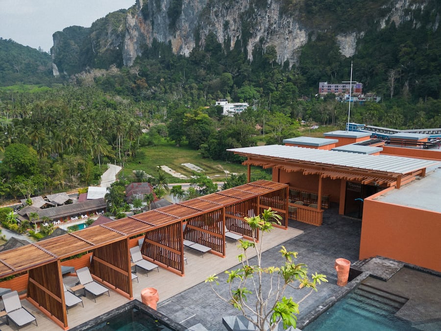 2 outdoor pools, open 7:00 AM to 9:00 PM, pool loungers