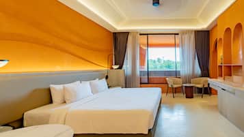 Deluxe Pool Suite with Dinner | Hochwertige Bettwaren, Zimmersafe, individuell eingerichtet