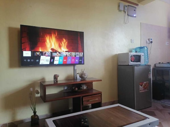 Comfort Studio | Living area - Lux Suites Trm drive Studio Apartments (Nairobi)