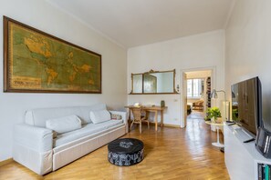 TV - Montebello - Large Apartment in Monti (Roma)