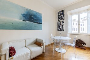 TV - Montebello - Large Apartment in Monti (Roma)