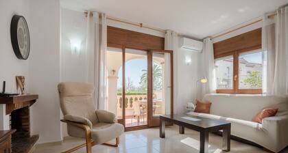 Preciosa Casa con Piscina Comunitaria