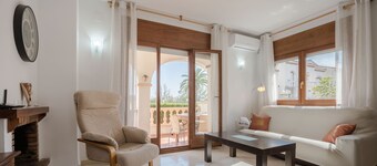 Preciosa Casa con Piscina Comunitaria