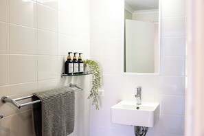 Free toiletries - African Reef Beach Resort  (Tarcoola Beach)