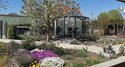 Apartamento 'Julia's Ferienwohnung' con terraza privada, jardín privado y Wi-Fi