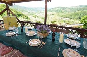 Outdoor dining - Petra - Nievole ,Tuscany (Montecatini Terme)