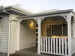 Exterior - Central Albury Cottage, 5 min walk to main street (Albury)