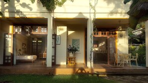 Exterior detail - Beautiful villa in Colombo with a large pool (Nugegoda)