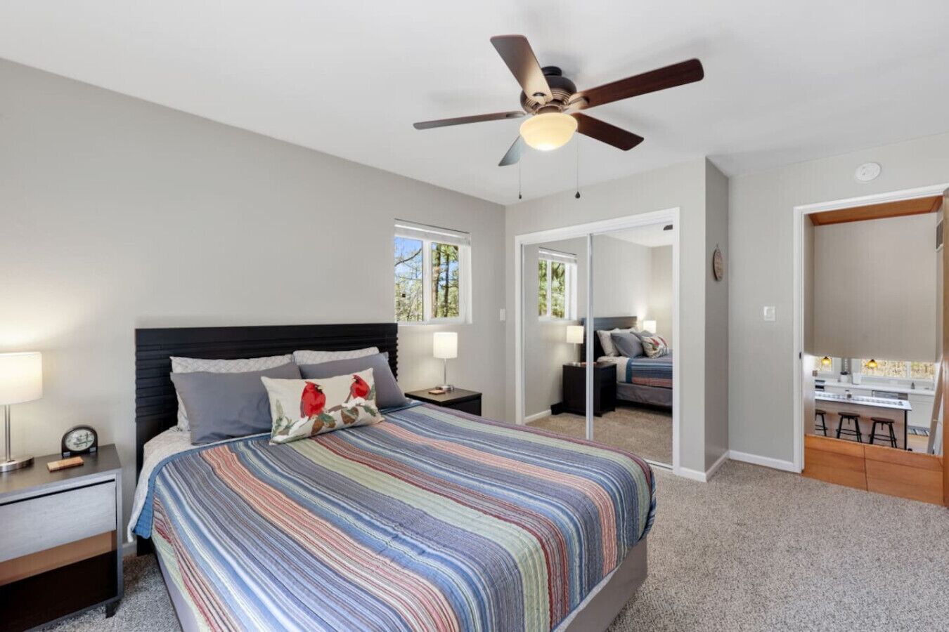 3 bedrooms, desk, iron/ironing board, travel crib