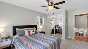 3 bedrooms, desk, iron/ironing board, travel crib