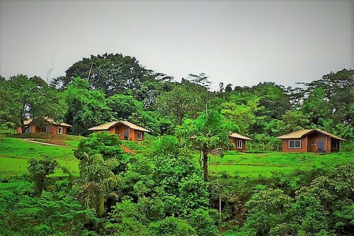 Kadumane Hills Resorts