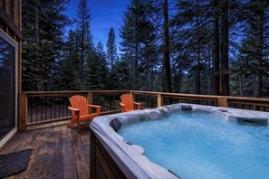 Terrace/patio - 13 Beds, Hot Tub, Pool Table, Dog Friendly (South Lake Tahoe)