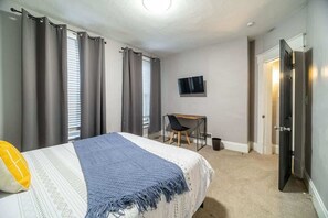 2 多间卧室、办公桌、熨斗/熨衣板、WiFi