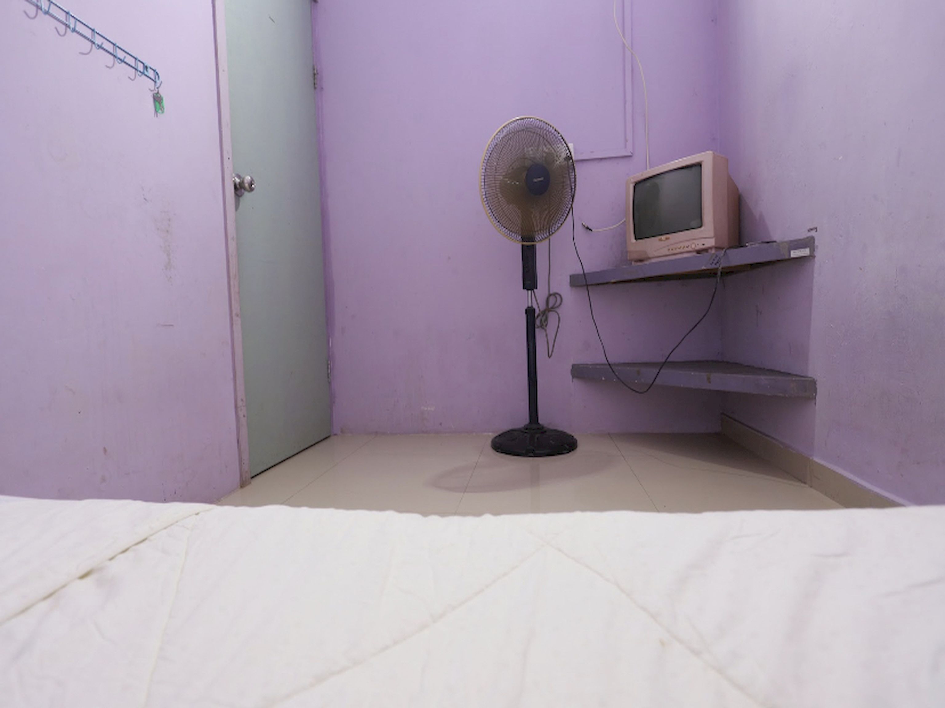 basic single room | 1 bedroom, laptop workspace, free wifi, bed sheets