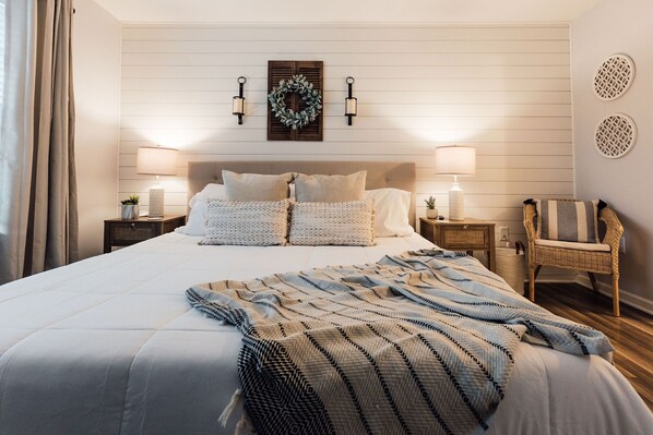 3 bedrooms, desk, iron/ironing board, WiFi