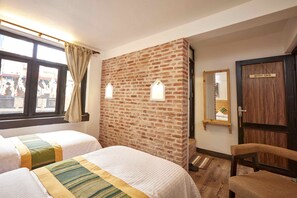 Traditional Double Room | Free WiFi - Mangalchhen B&B (Lalitpur)