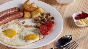 Free daily English breakfast  - Mangalchhen B&B (Lalitpur)