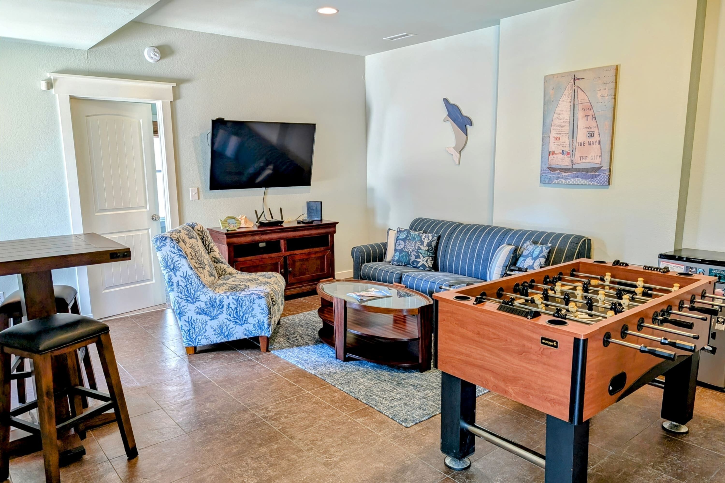 TV, fireplace, offices