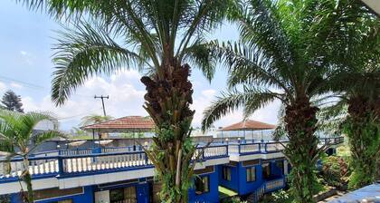 OYO 93280 Villa Efita