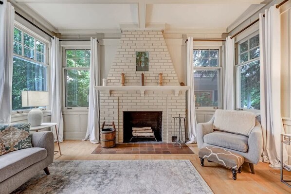 TV, fireplace, offices