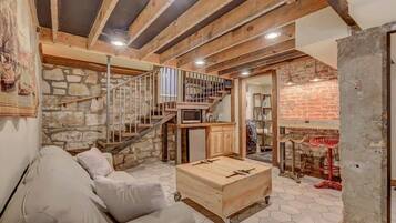 TV, fireplace, offices