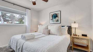 2 bedrooms, desk, iron/ironing board, travel crib