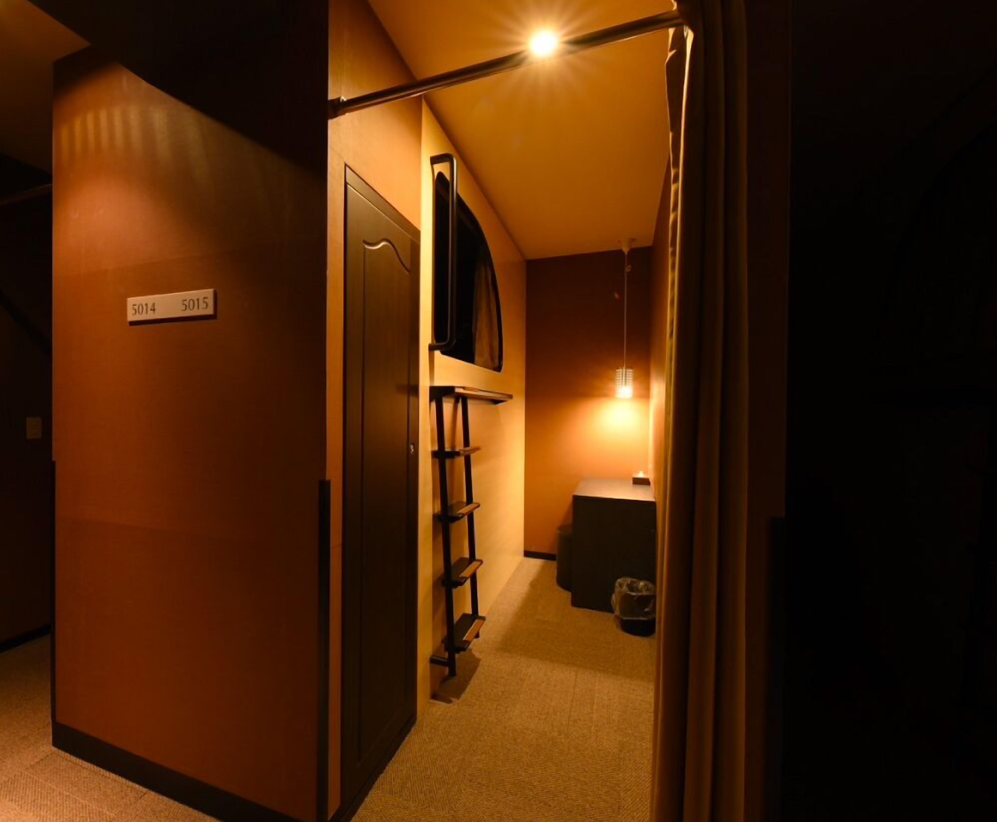 Superior Cabin-Upper Level,Non Smoking[MenOnly]Includes a ¥1,500 coupon redeemable at the restaurant
