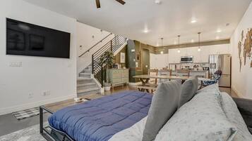 3 bedrooms, desk, iron/ironing board, travel crib