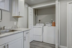 Interior - Cheerful Cove - Cozy Basement Centrally Located (Colorado Springs)