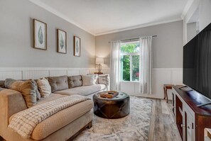 تلفزيون، مكتب