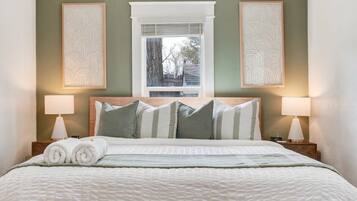 2 bedrooms, desk, iron/ironing board, travel cot