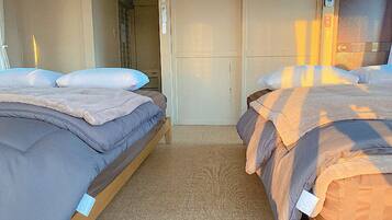 2 bedrooms, in-room safe, desk, blackout drapes