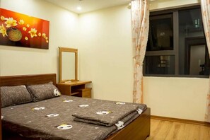 2 quartos, ferros/tábuas de passar roupa, Wi-Fi, roupa de cama