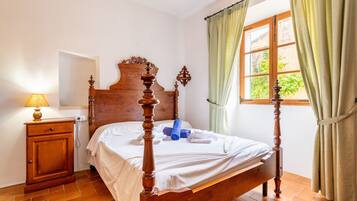 4 dormitorios, tabla de planchar con plancha, wifi gratis y ropa de cama