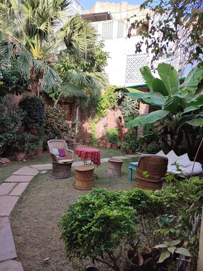 Terrace/patio - Welcome to Bristow's Homestay, your enchanting haven in the heart of the city. (Jodhpur)